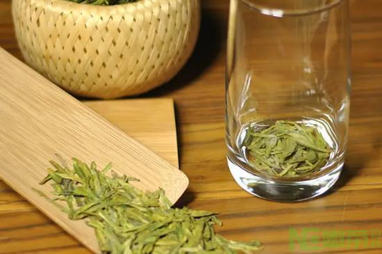 白茶和绿茶哪个档次高？