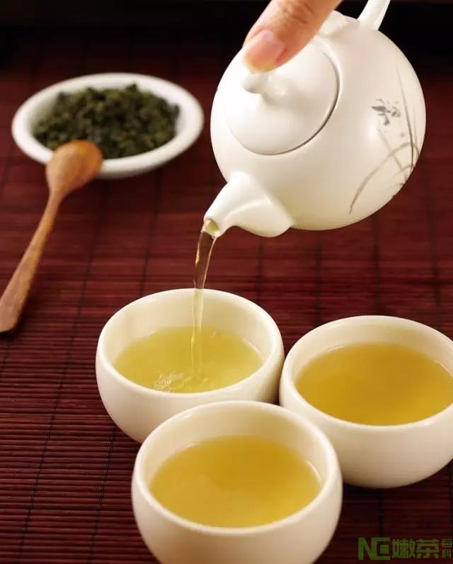 黄茶冲泡时水温一般多少_黄茶是否用紫砂壶泡过好