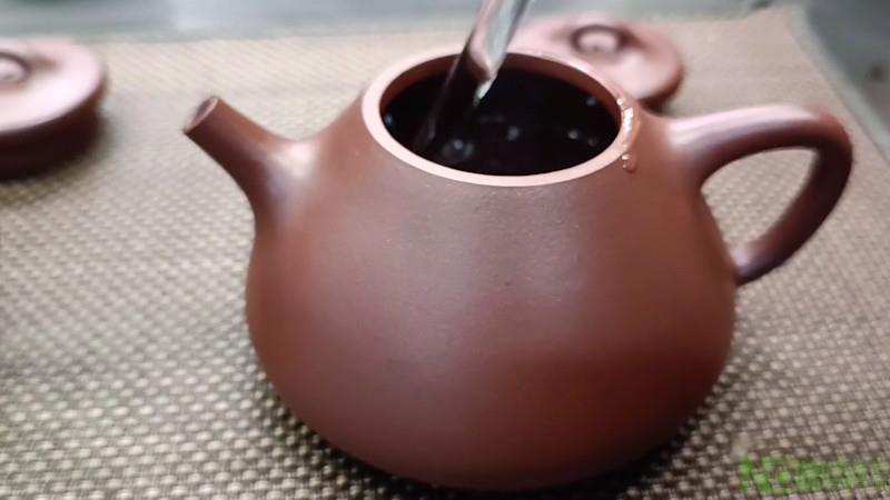 岩茶用什么紫砂壶泡好？